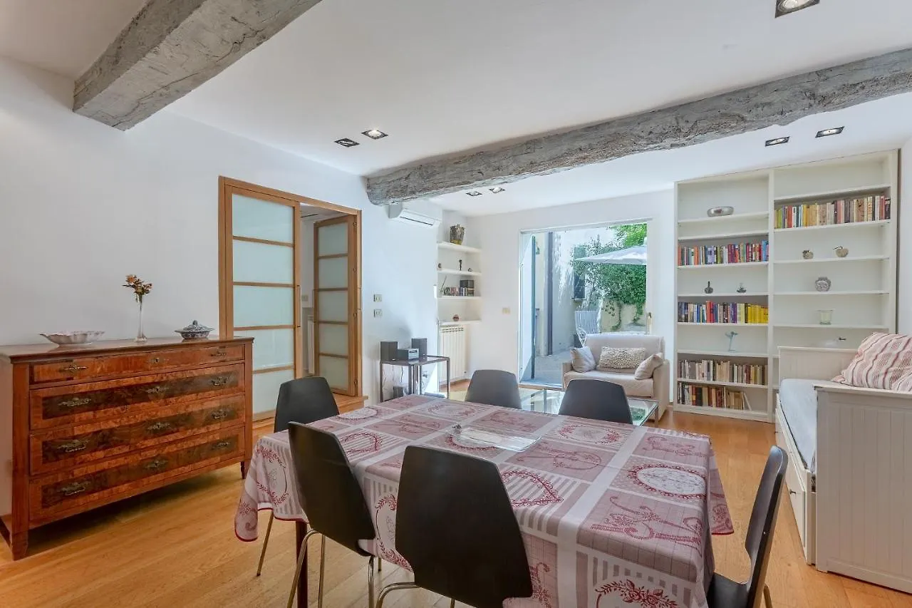 Pleasant Central Apartment With Garden Bologna Italy