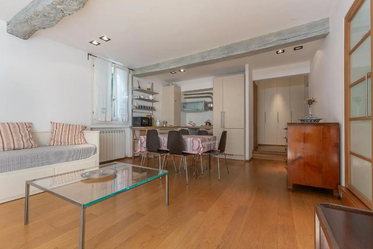 Pleasant Central Apartment With Garden Bologna