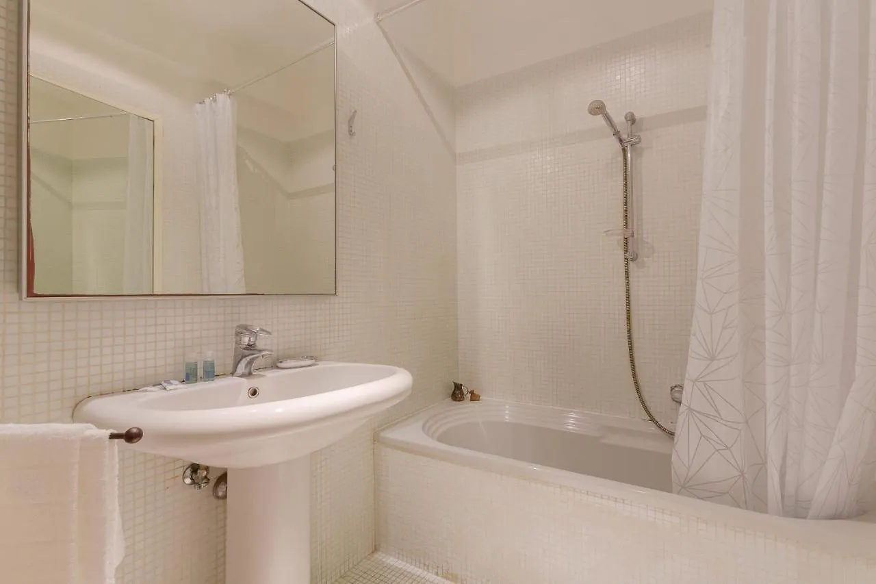 Pleasant Central Apartment With Garden Boloňa
